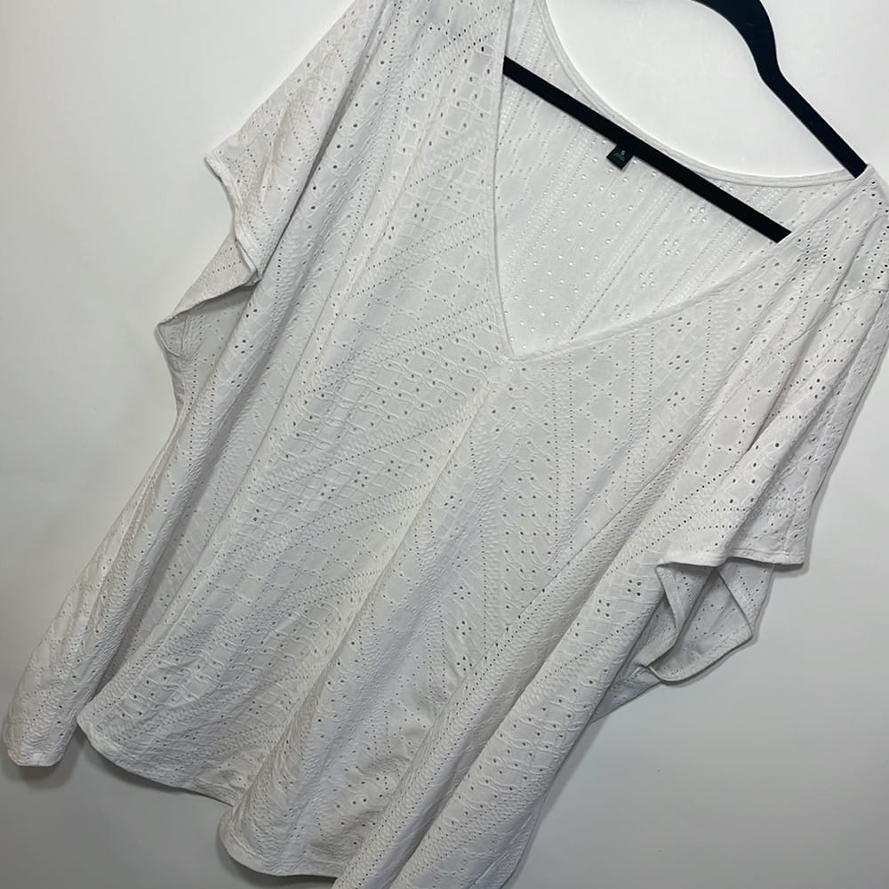 Torrid 5 TORRID WHITE EYELET FIT & FLARE MIDI TOP - Picture 4 of 9